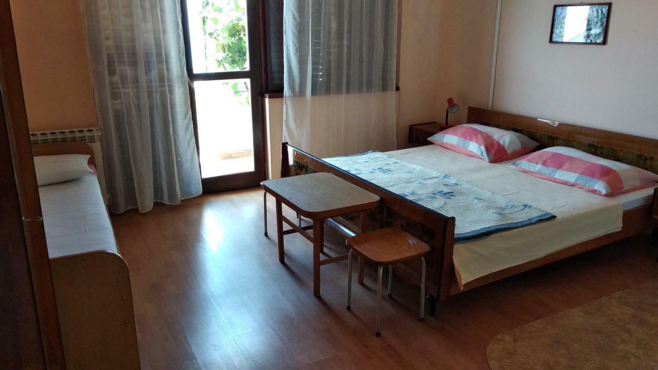 Apartment Ivo Veliko Brdo Макарська Екстер'єр фото